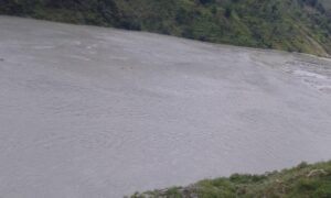 कर्णाली नदी छेउछाउका बस्ती बाढी पहिरोको उच्च जोखिममा