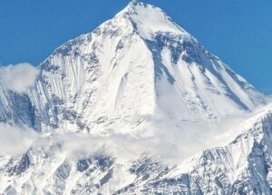 धवलागिरि हिमालमा पहिलो पटक नेपाली महिलाको सफल आरोहण