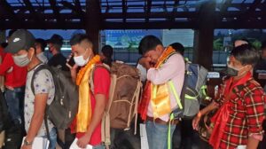दैनिक २५ सय नेपाली विदेशिँदै
